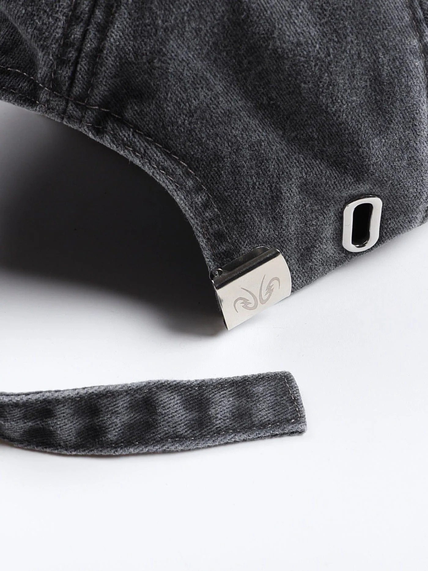 DND4DES Crystallized Distressed Hat